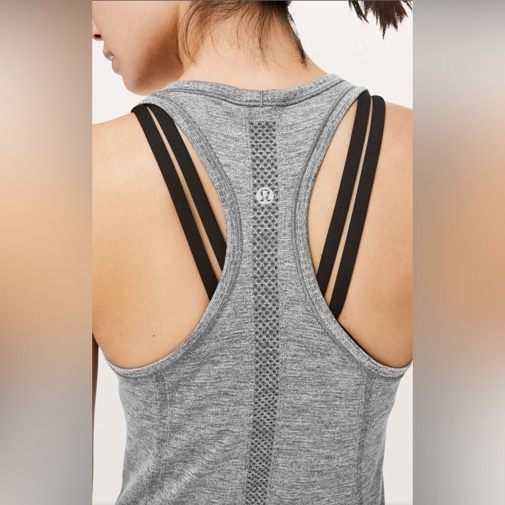 RARE EUC - Lululemon Swiftly Tech Racerback *Sparkle
Black / White / Silver Sz 6 - Picture 4 of 9